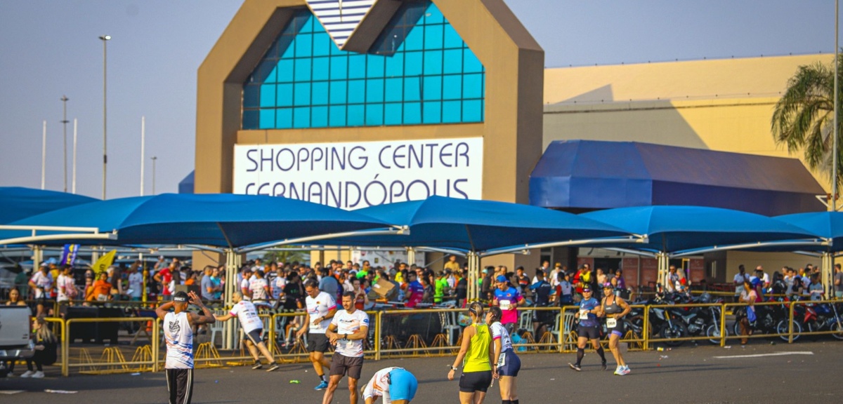 SHOPPING REUNIU 350 ATLETAS EM CORRIDA FESTIVA