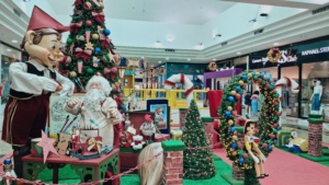 NATAL DO PINÓQUIO DECORA O SHOPPING